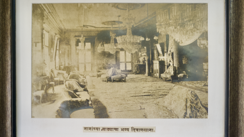 The ornate diwan-khana (audience hall) in the Girgaum wada, where early civic meetings took place.